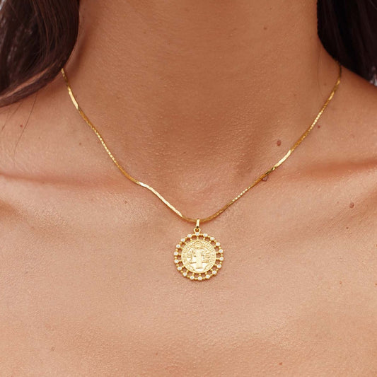 Colar Medalha São Bento Cravejada Dourado