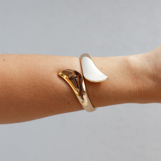 Pulseira Bracelete Ponta Alongada Dourado