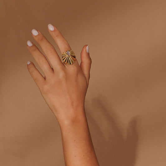 Anel Leque com Gota Cristal Dourado