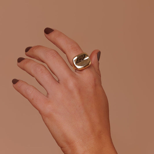 Anel Regulável Quadrado Orgânico Liso Dourado