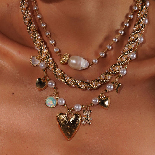 Colar Pérolas com Pingentes Coração Urso e Oval Furta Cor Dourado