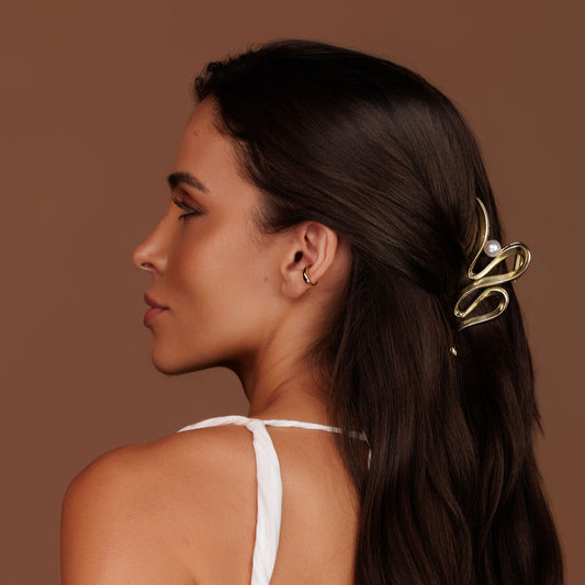 Piranha de Cabelo Dourada com Pérola