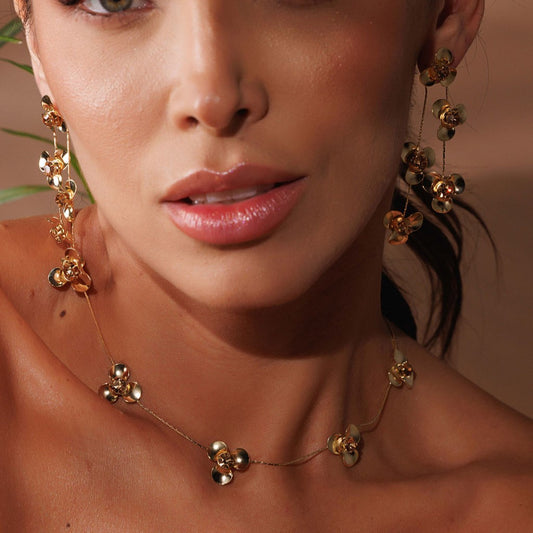 Colar Flores com Cristais Dourado