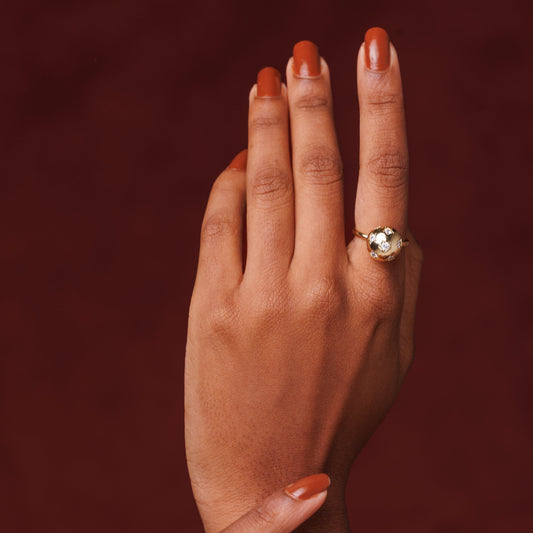 Anel Esfera Pontos Cravejados Dourado