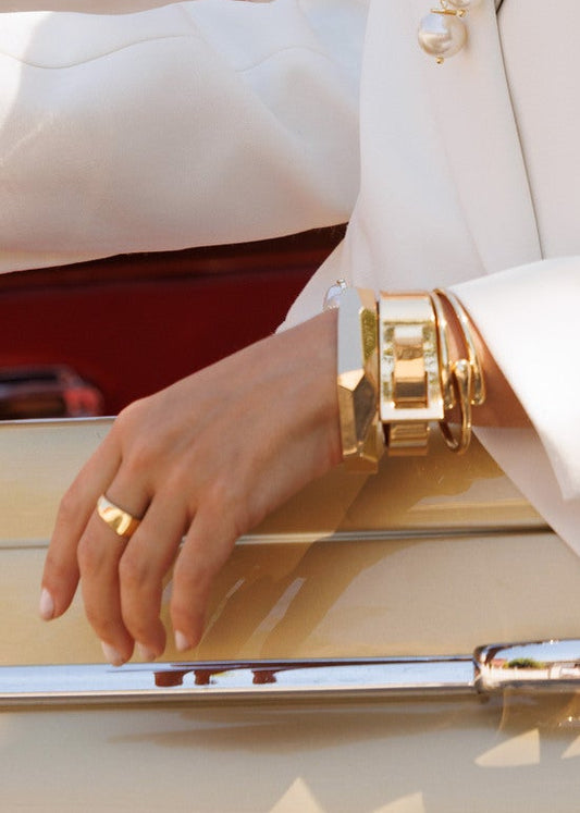 Bracelete Dourado Torcido