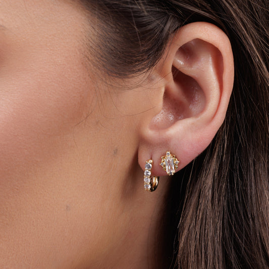 Brinco Dupla Argola e Retângulo Cravejado Dourado