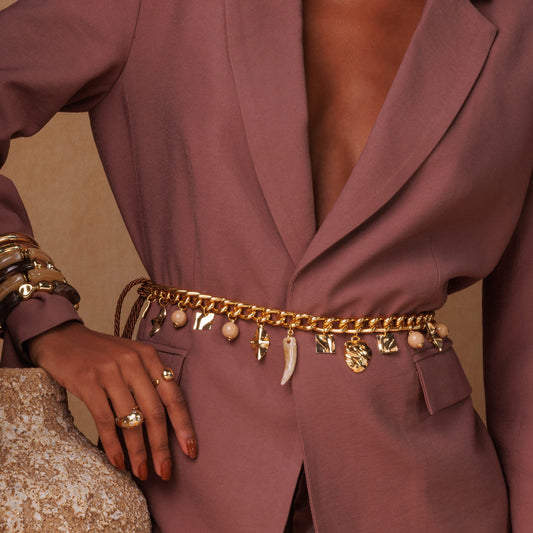 Cinto Cordão com Detalhe em Elos e Pingentes Dourado