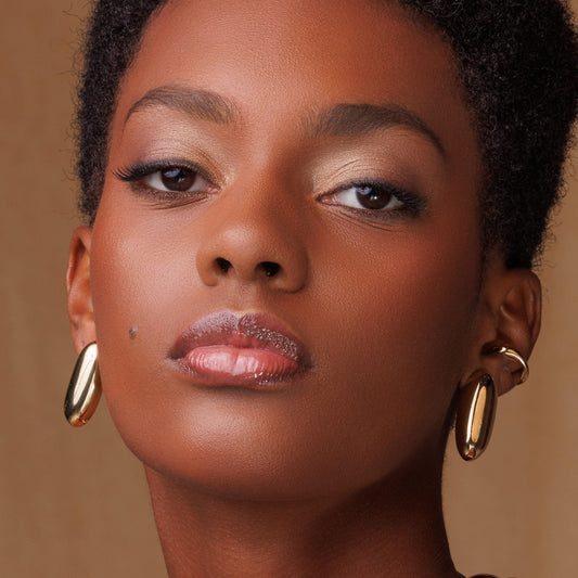 Brinco Oval Alongado Liso Dourado