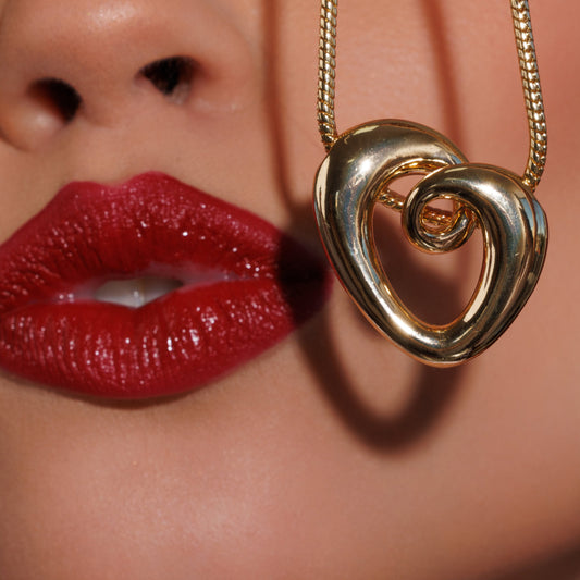 Colar Cordão Longo com Pingente Coração Enrolado Dourado/Prateado