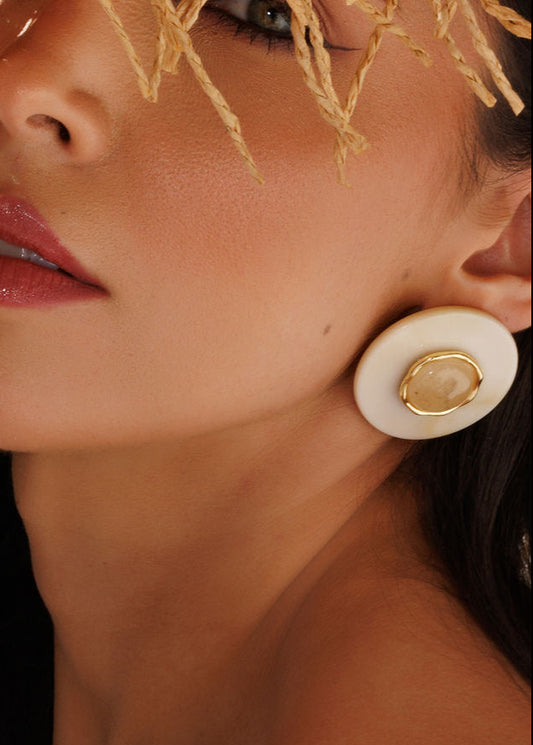 Brinco Redondo Resinado Mescla com Dourado