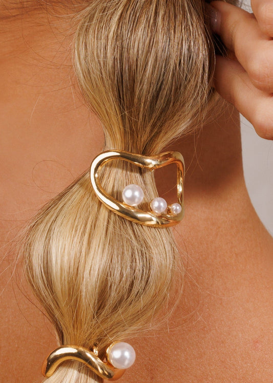 Peça para Prender em Amarrador com Pérolas e Formato Orgânico Dourado