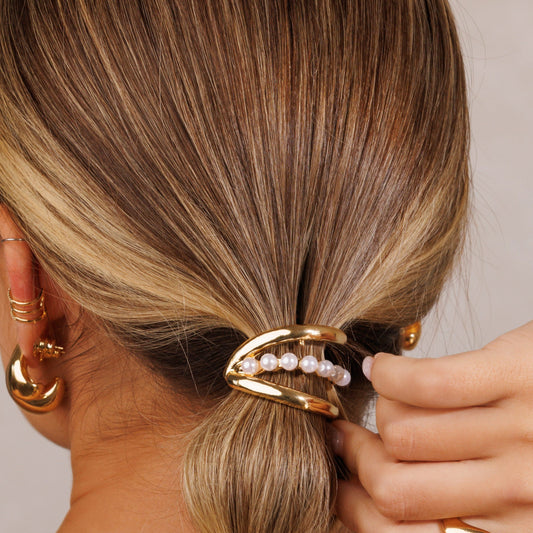 Peça para Prender em Amarrador com Pérolas e Linhas Lisas Dourado