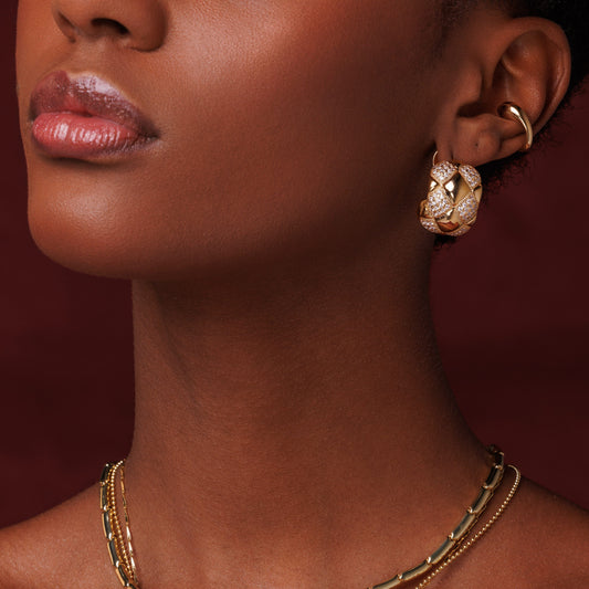 Brinco Argola Detalhe Liso e Cravejado Cristal Dourado/Prateado