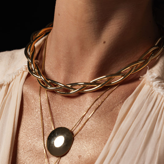 Colar Choker Torcido Dourado