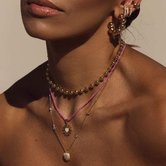 Colar Coração Cravejado Dourado com Pingentes Mini Cristal