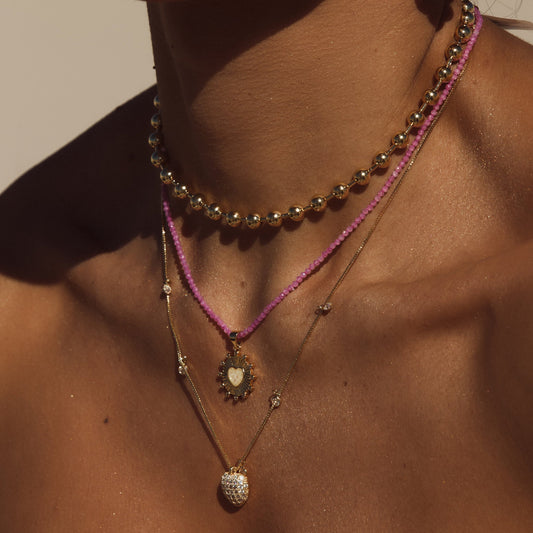 Colar Coração Cravejado Dourado com Pingentes Mini Cristal