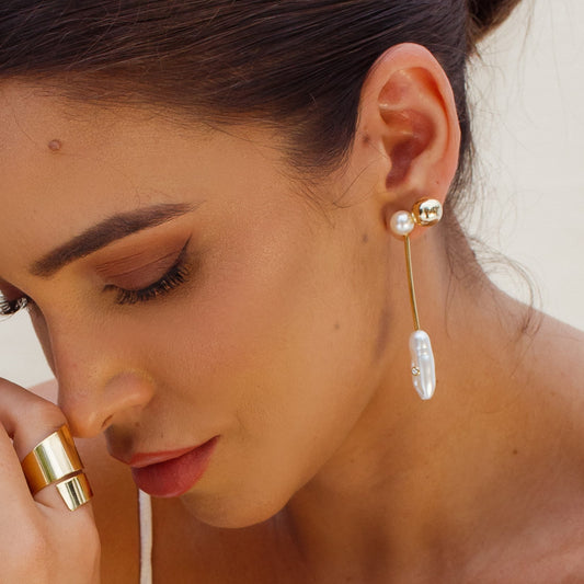 Brinco Dupla Esfera Lisa e Pendurado Pérola Dourado