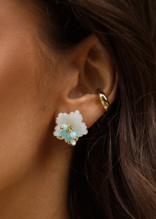 Brinco Floral com Madrepérola e Pedras Turquesa