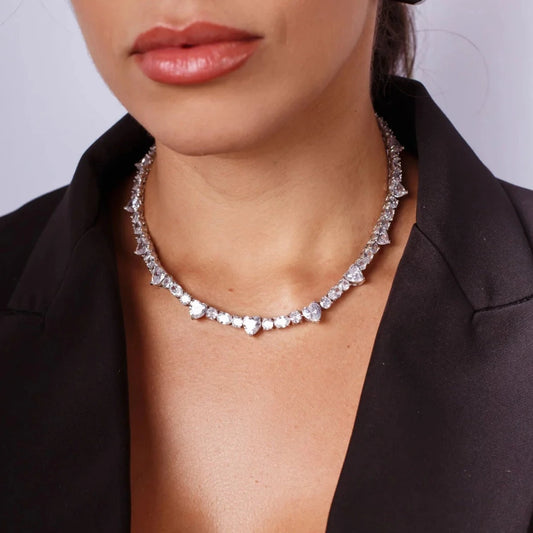 Colar Riviera Corações Maiores e Menores Cristais Prateado