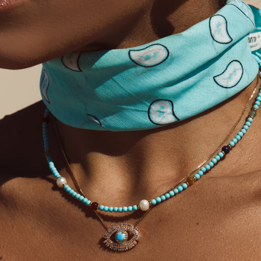 Colar Cristais Turquesa, Coloridos e Pérolas Dourado