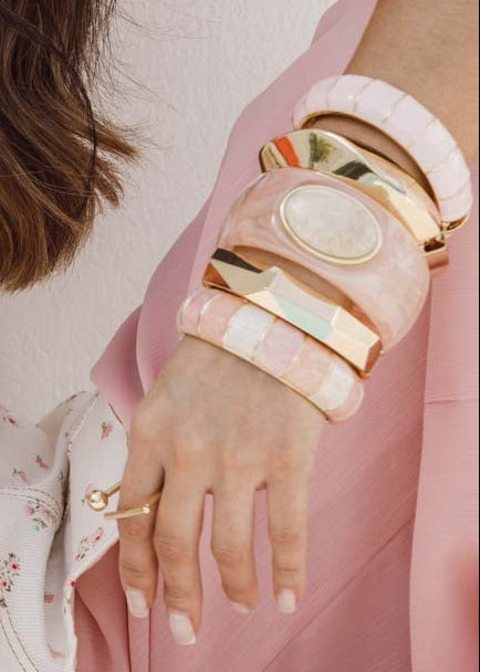 Bracelete Rosa e Off White com Detalhes Dourados