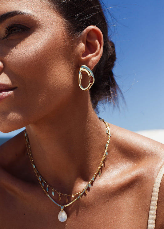 Brinco Orgânico com Detalhe em Turquesa