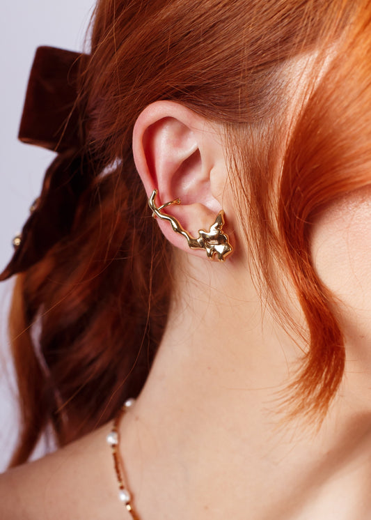 Brinco Ear Cuff Martelado Dourado