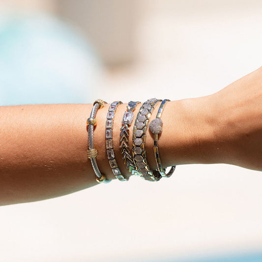 Pulseira Retângulo Cravejado com Setas Dourado Prateado