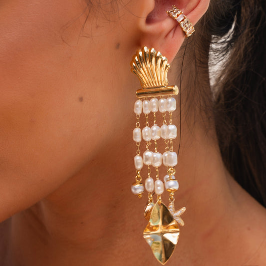 Brinco Concha e Franja de Pérolas Dourado