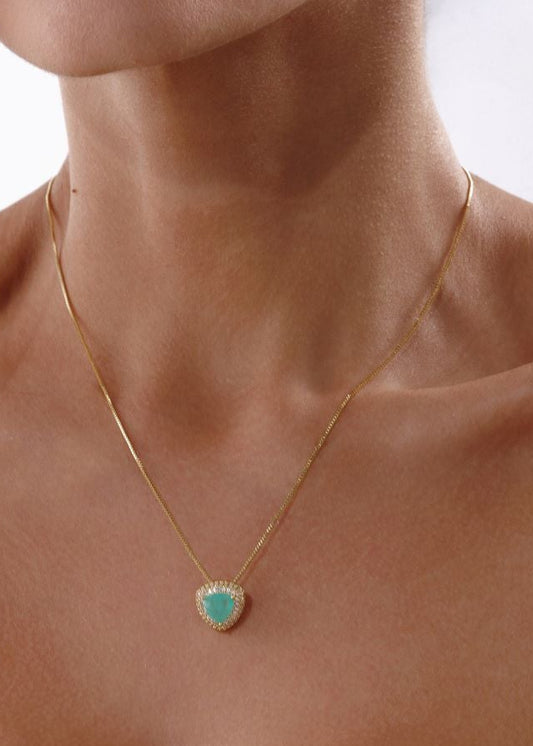 Colar com Pingente de Pedra Cravejada