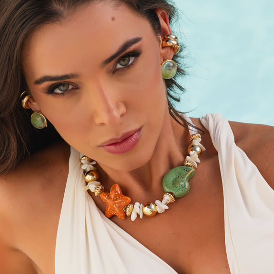 Colar Pérolas e Cascalhos com Concha e Estrela Dourado