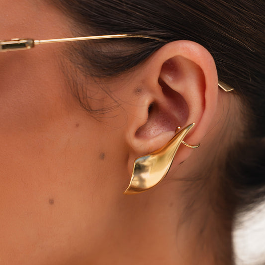 Brinco Ear Cuff Alongado Liso Dourado