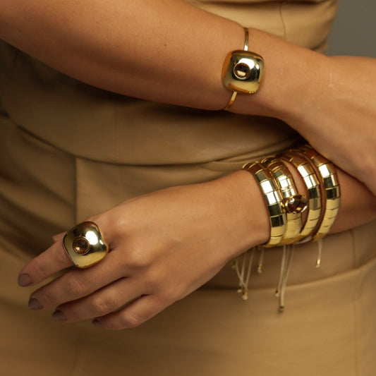 Anel Regulável Quadrado com Pedra Âmbar Dourado