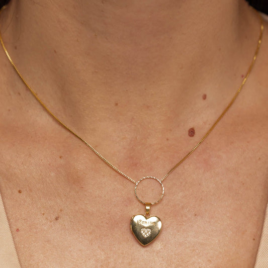 Colar Relicário Coração Família Dourado