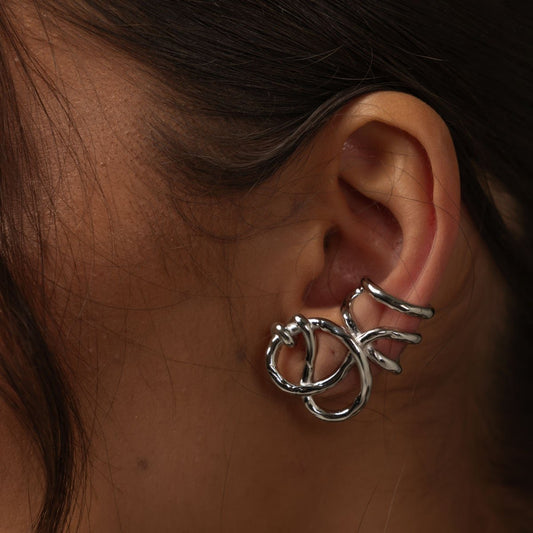 Brinco Ear Cuff Enrolado Martelado Prateado