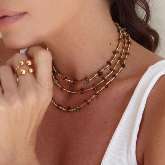 Colar Longo Canutilhos e Olho de Tigre com Fecho Ímã Dourado