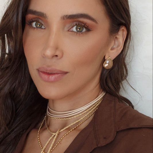 Brinco Gota Tom Cinza Dourado