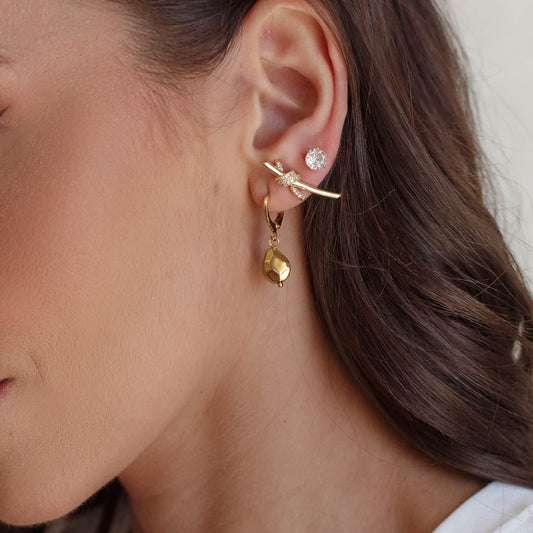 Brinco Trio Argolinha Pedra Gota, Brinco alongado com Detalhe Cravejado e Ponto de Luz Dourado