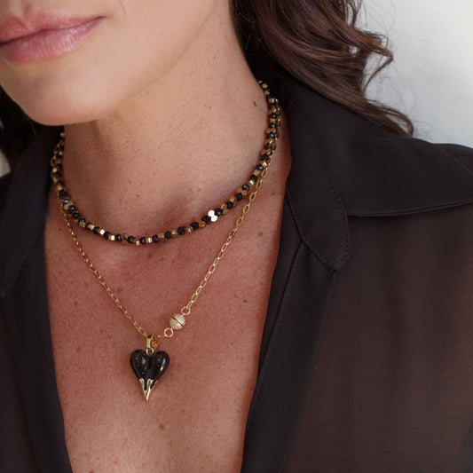 Colar Duplo Choker Cristais e Colar Corrente Elos com Pingente Coração Preto Dourado