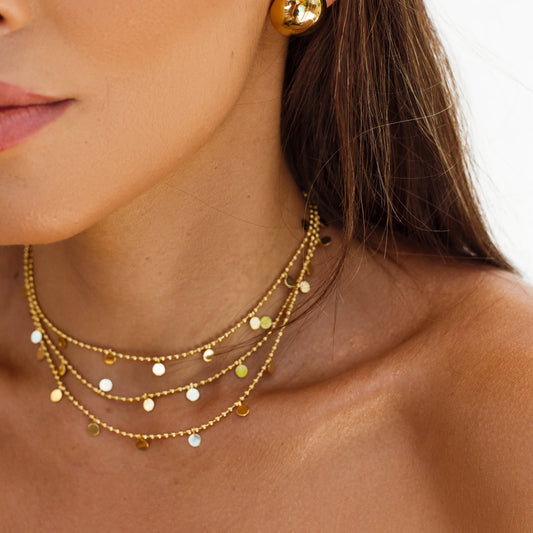 Colar Triplo Medalhinhas Dourado/Prateado