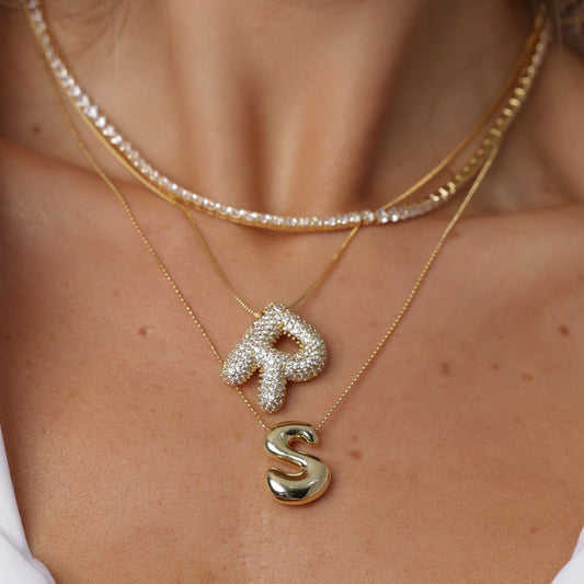 Colar Letra Bubble Liso Dourado
