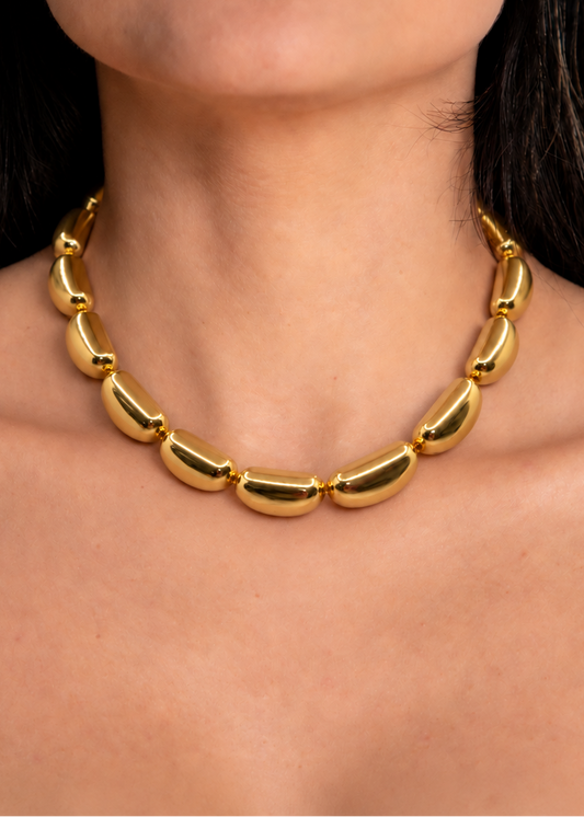 Colar Dourado de Elos Orgânicos