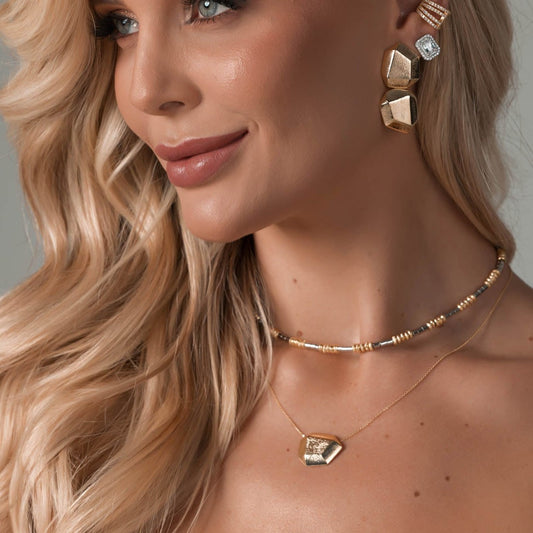 Colar com Pingente Escovado Dourado