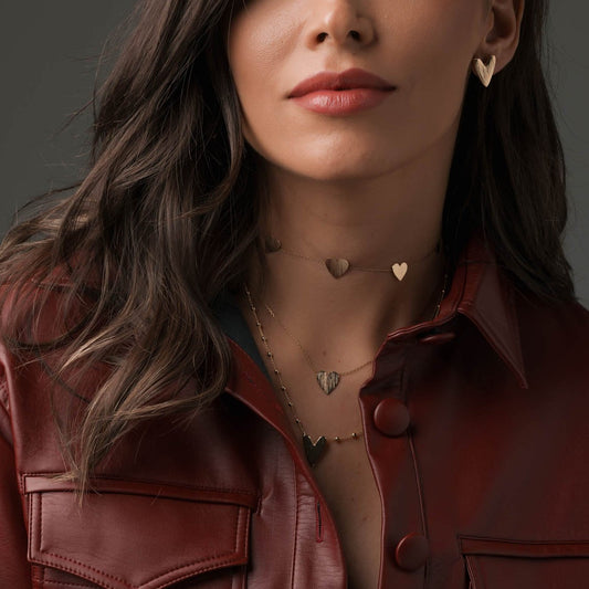 Colar Coração Alongado Escovado Dourado