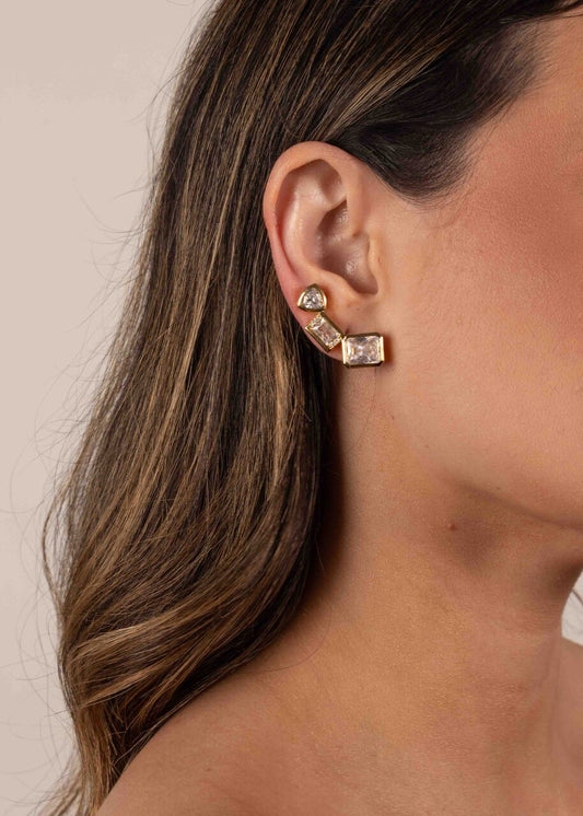 Brinco Dourado com Zircônias Geométricas