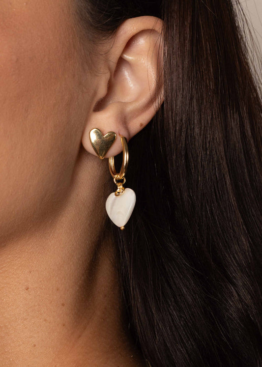 Brinco Dourado Coração e Madrepérola