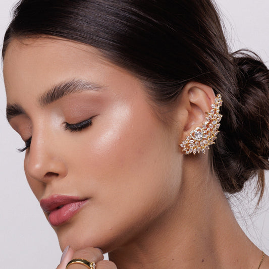 Brinco Maxi Ear Cuff Cravejado com Coração Dourado/Prateado
