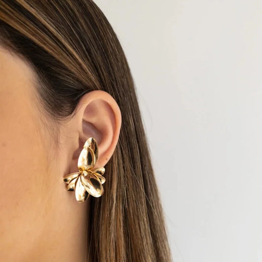 Brinco Flor Leque Dourado