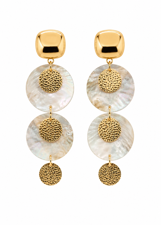 Brinco Dourado Longo com Madrepérola