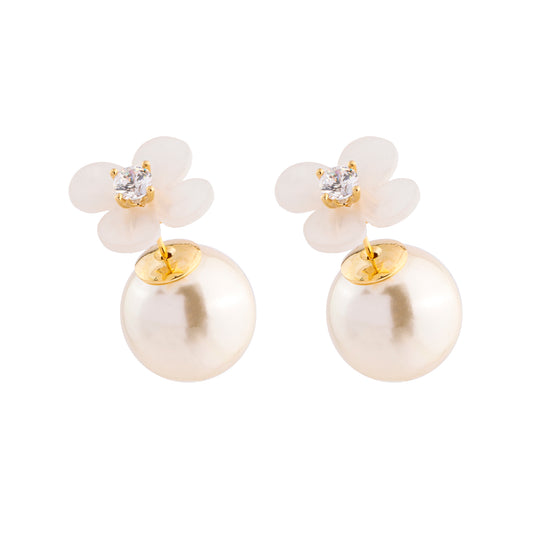 Brinco Flor Madrepérola com Tarraxa de Pérola Dourado